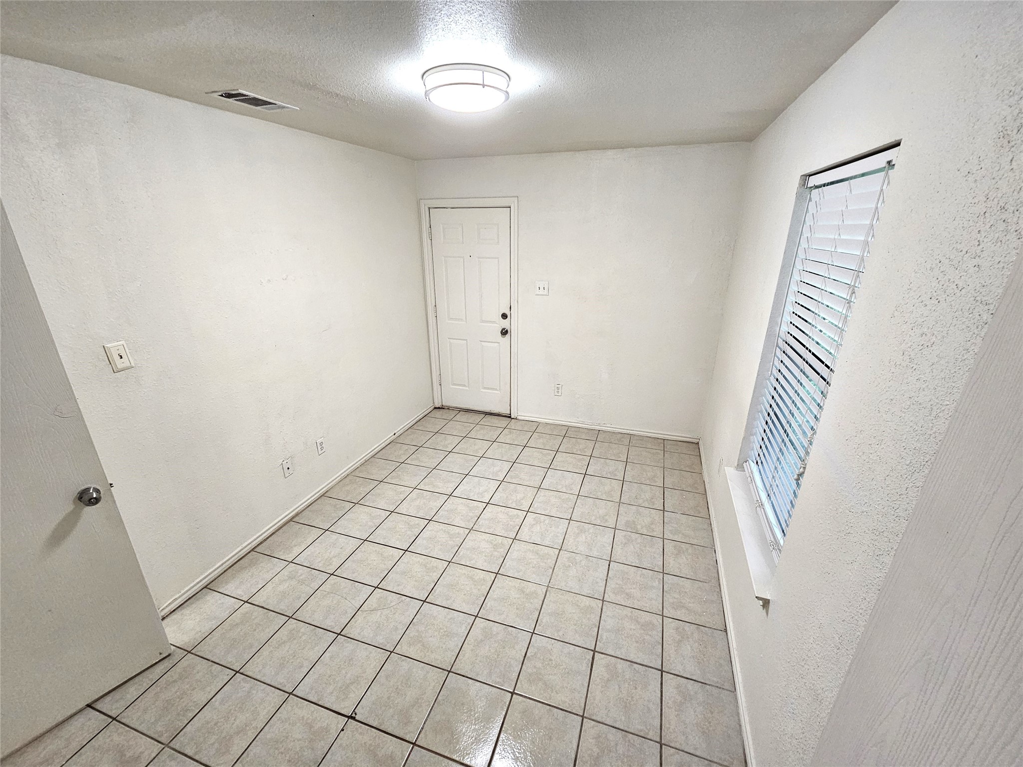 2839 Avenue J Fort Worth TX 76105