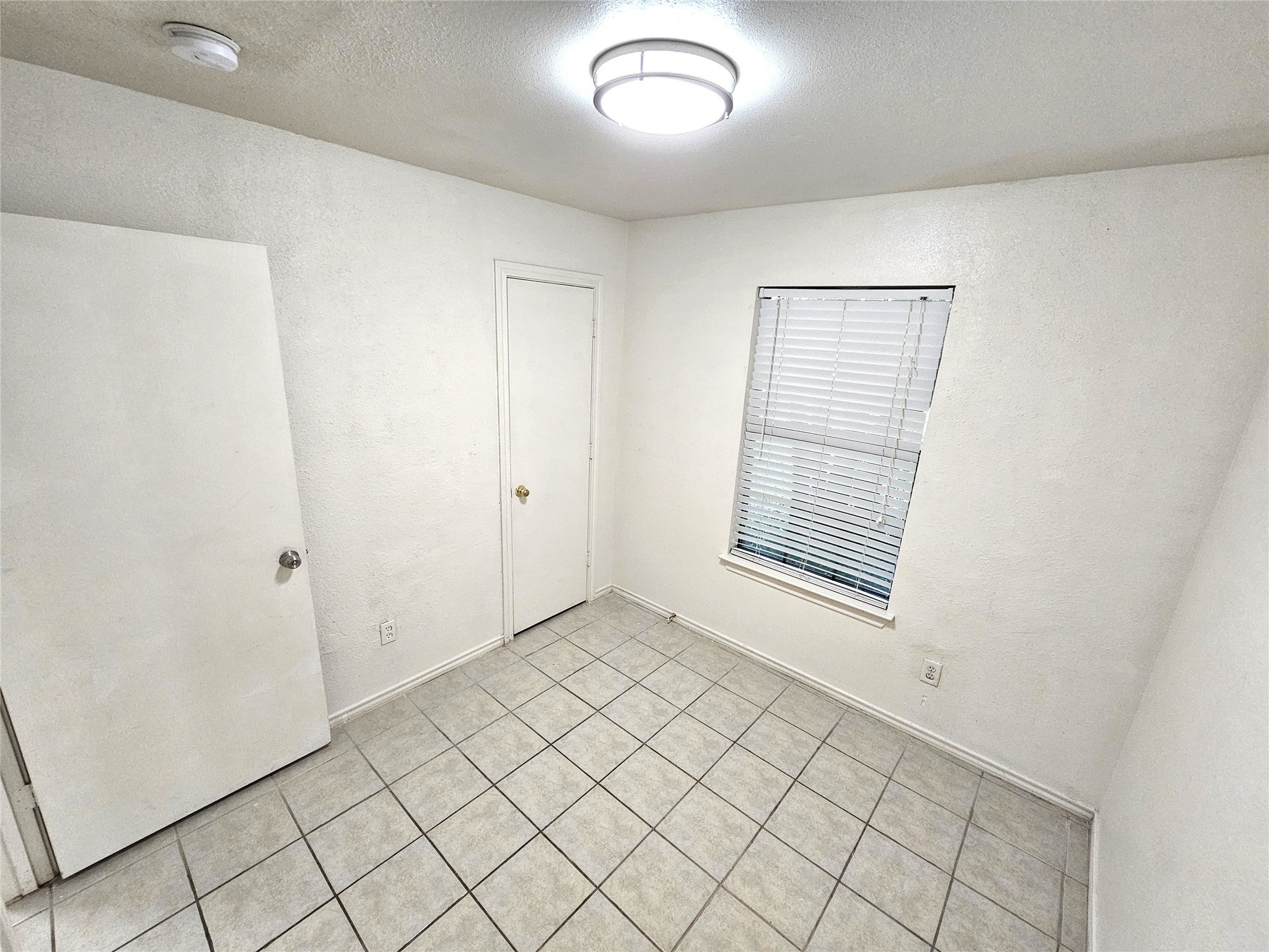 2839 Avenue J Fort Worth TX 76105