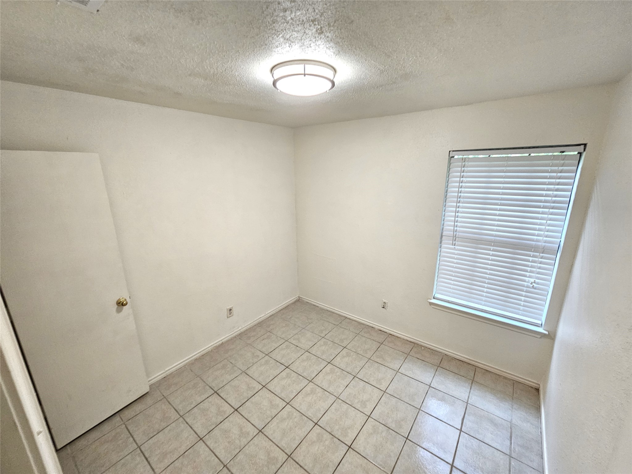 2839 Avenue J Fort Worth TX 76105