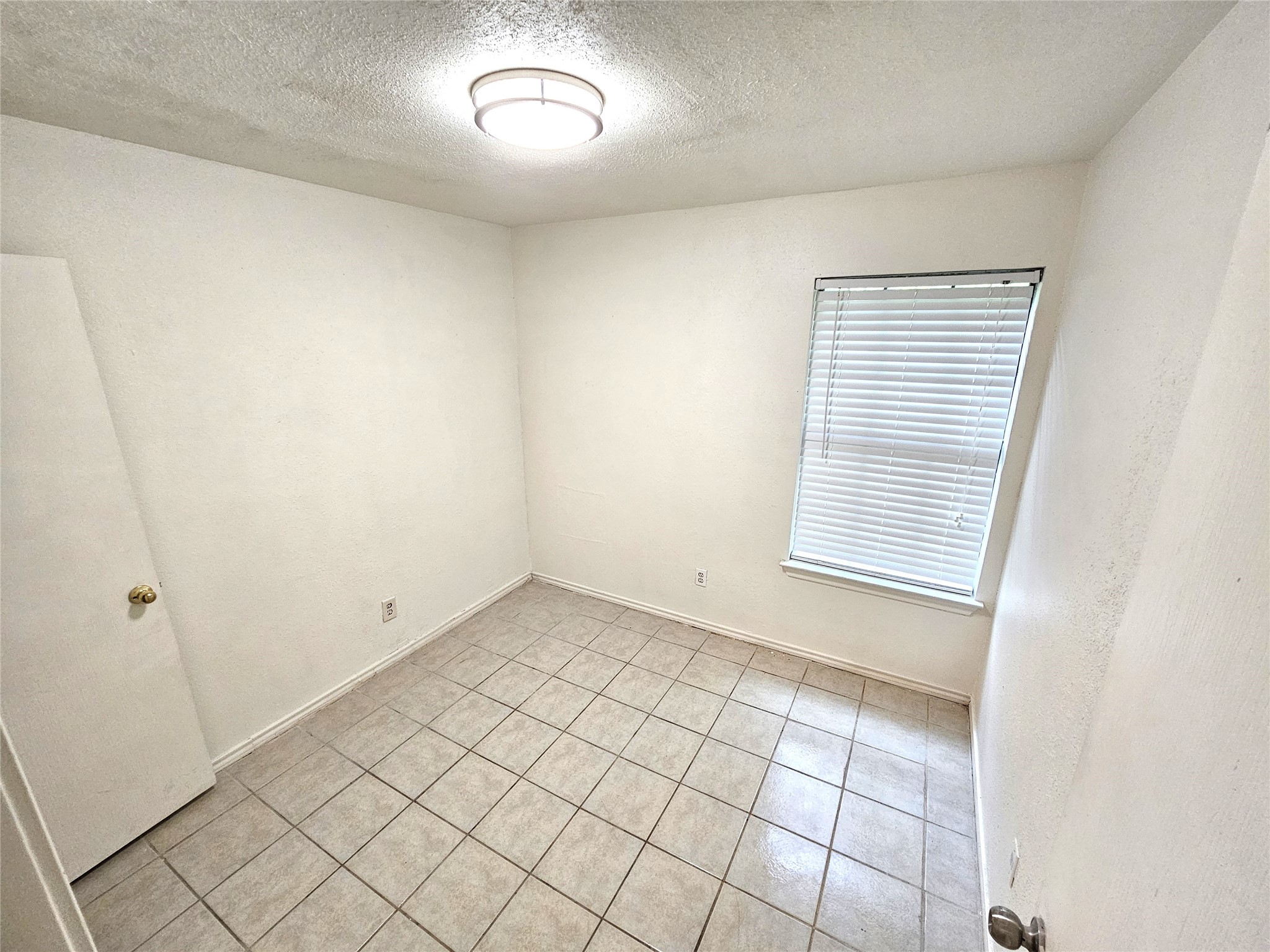 2839 Avenue J Fort Worth TX 76105