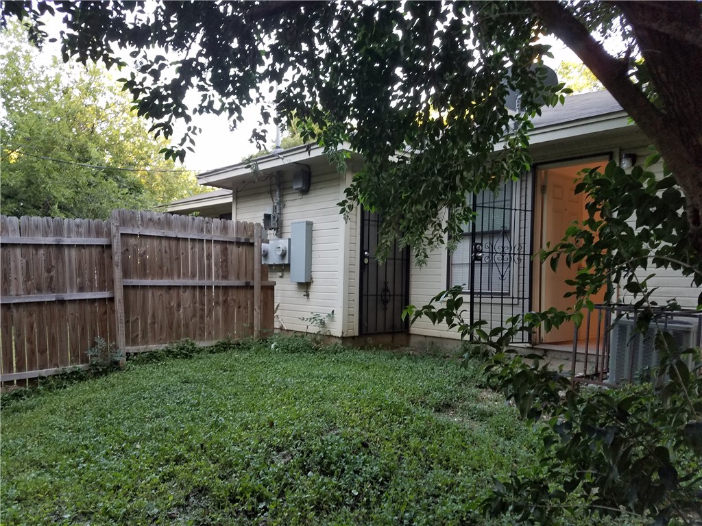 2839 Avenue J Fort Worth TX 76105