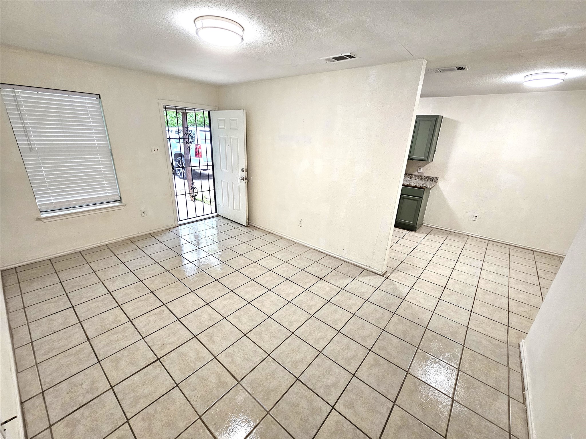 2839 Avenue J Fort Worth TX 76105