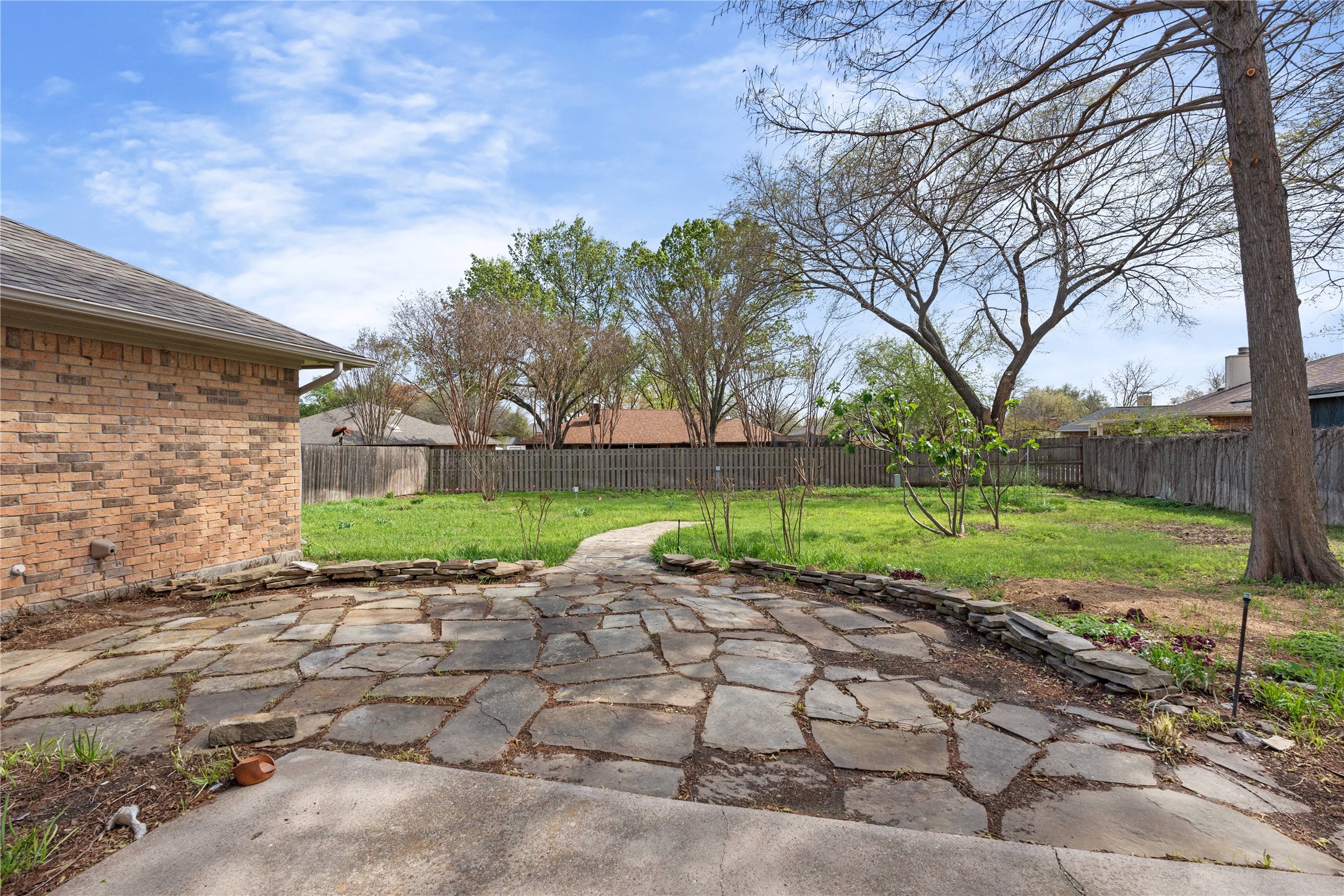 1106 Almond Drive Mansfield TX 76063