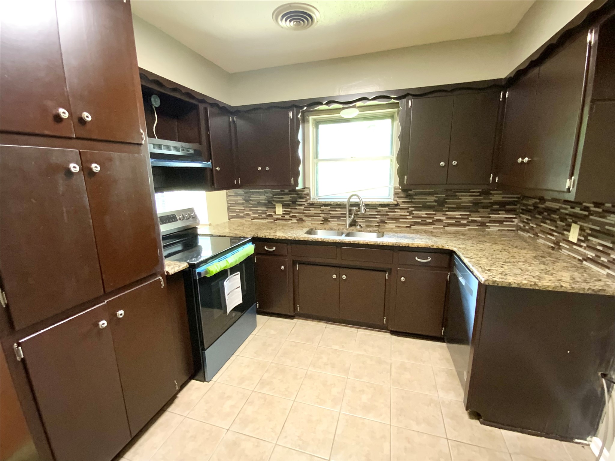 213 Georgian Road Fort Worth TX 76134
