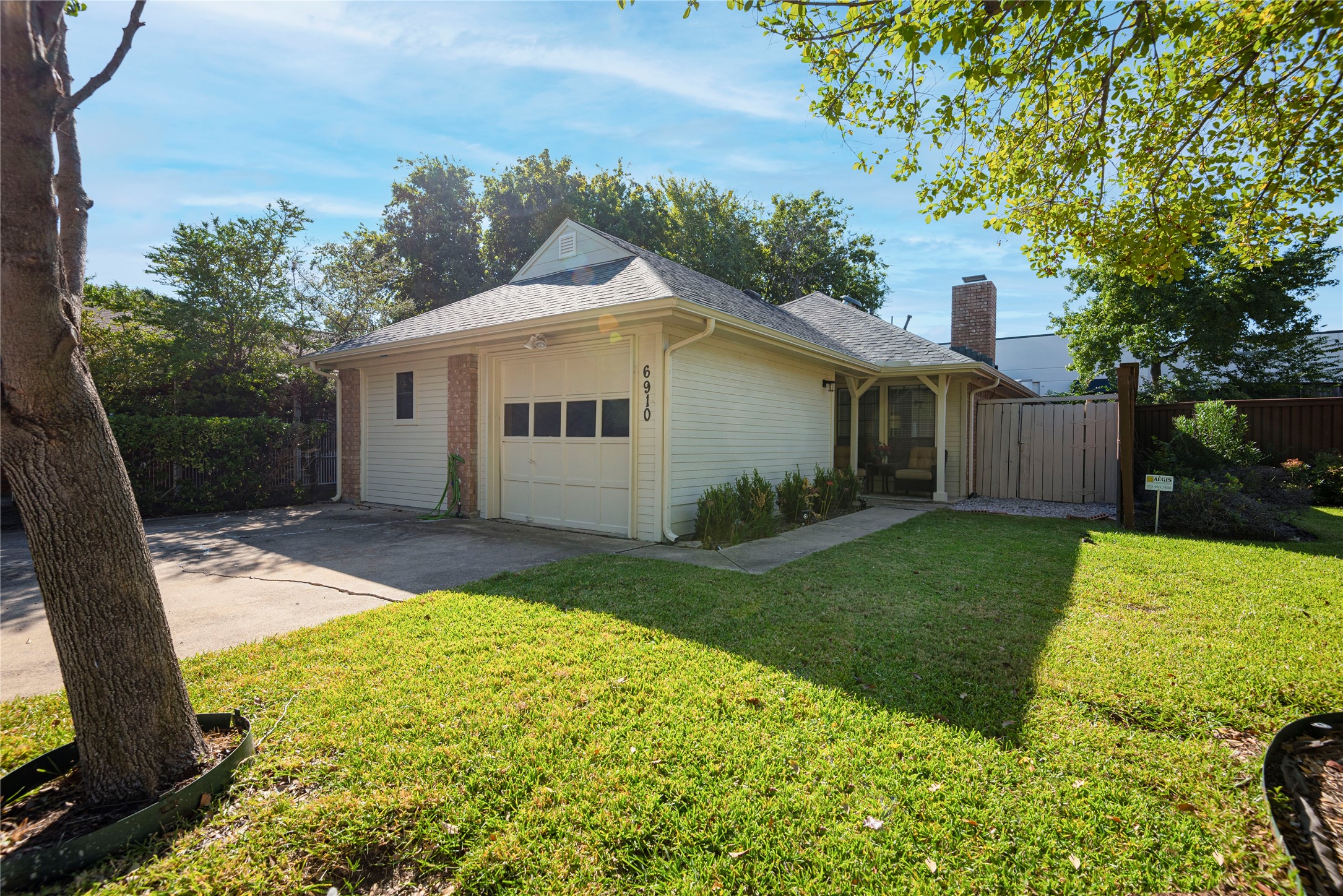 6910 Winding Creek Court Dallas TX 75252