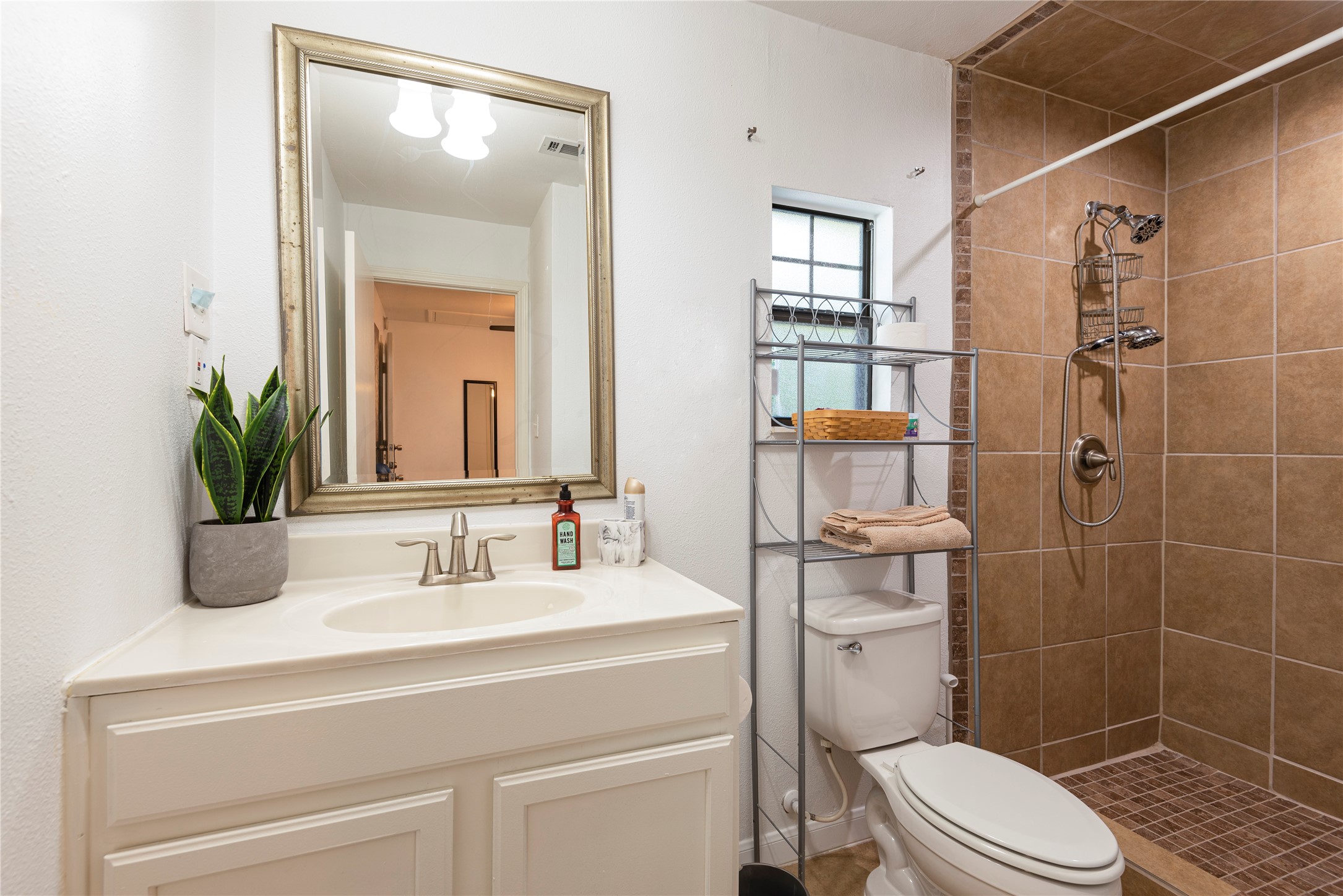 6910 Winding Creek Court Dallas TX 75252