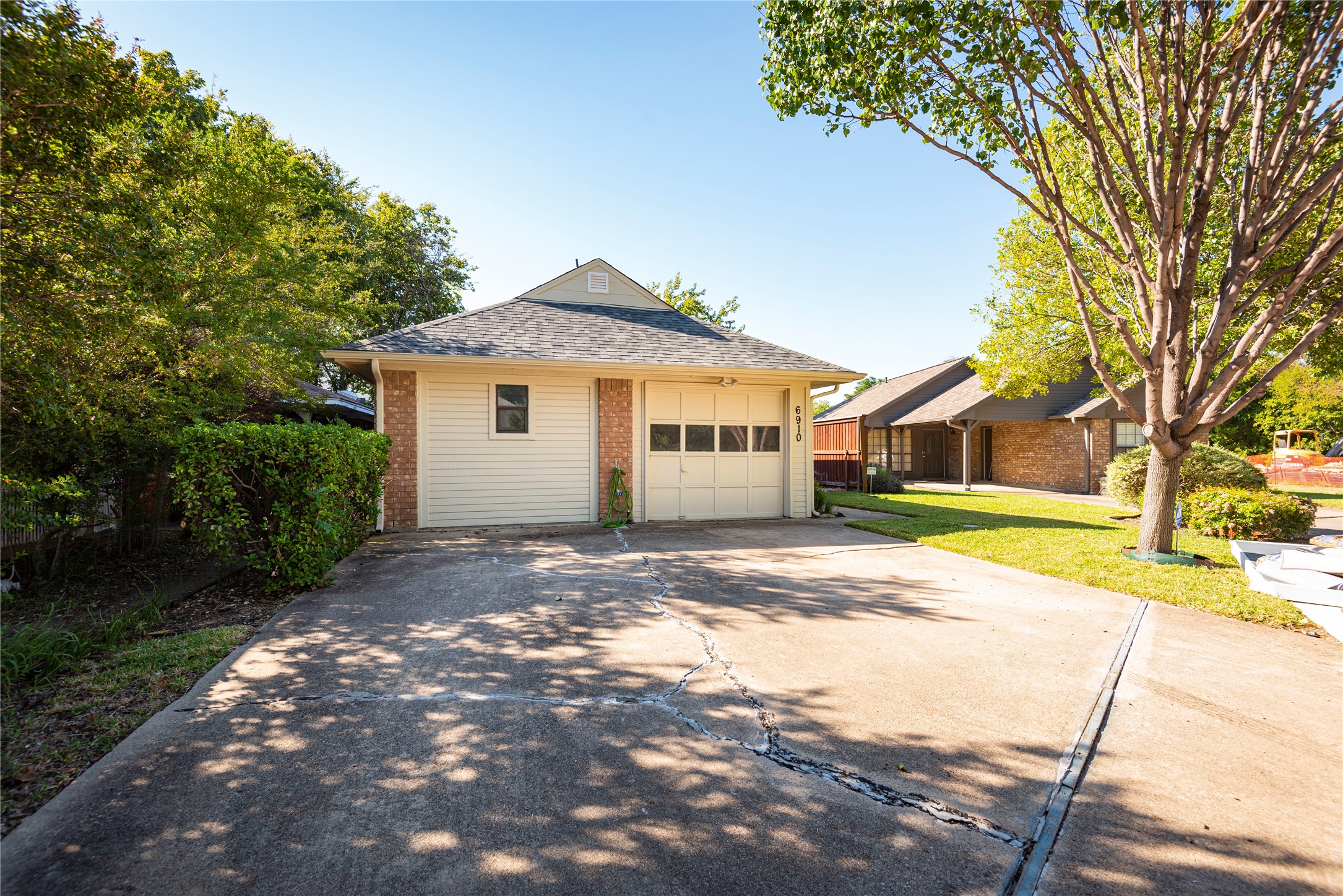 6910 Winding Creek Court Dallas TX 75252