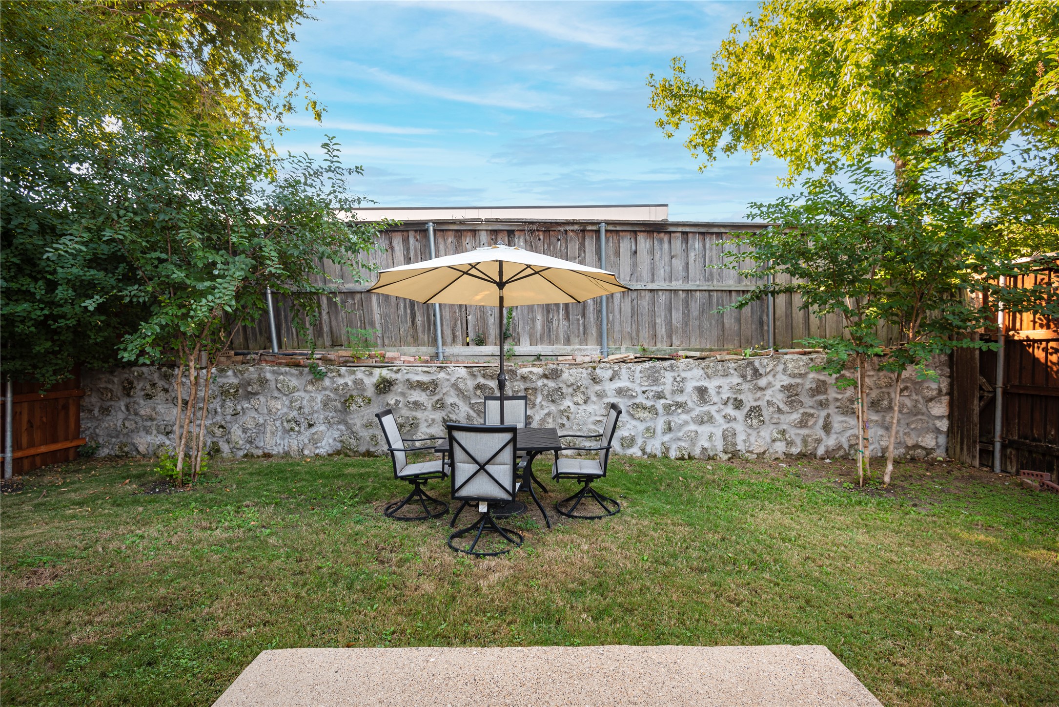 6910 Winding Creek Court Dallas TX 75252