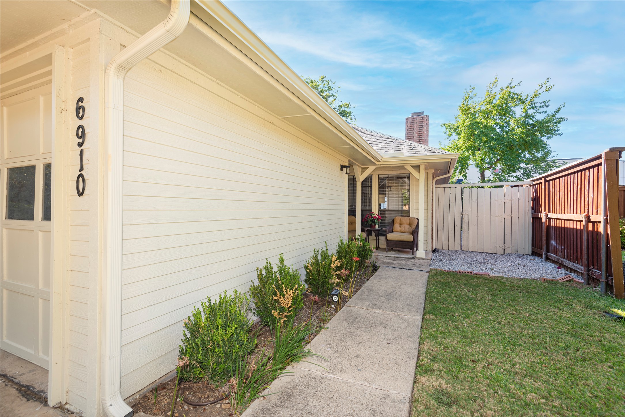 6910 Winding Creek Court Dallas TX 75252