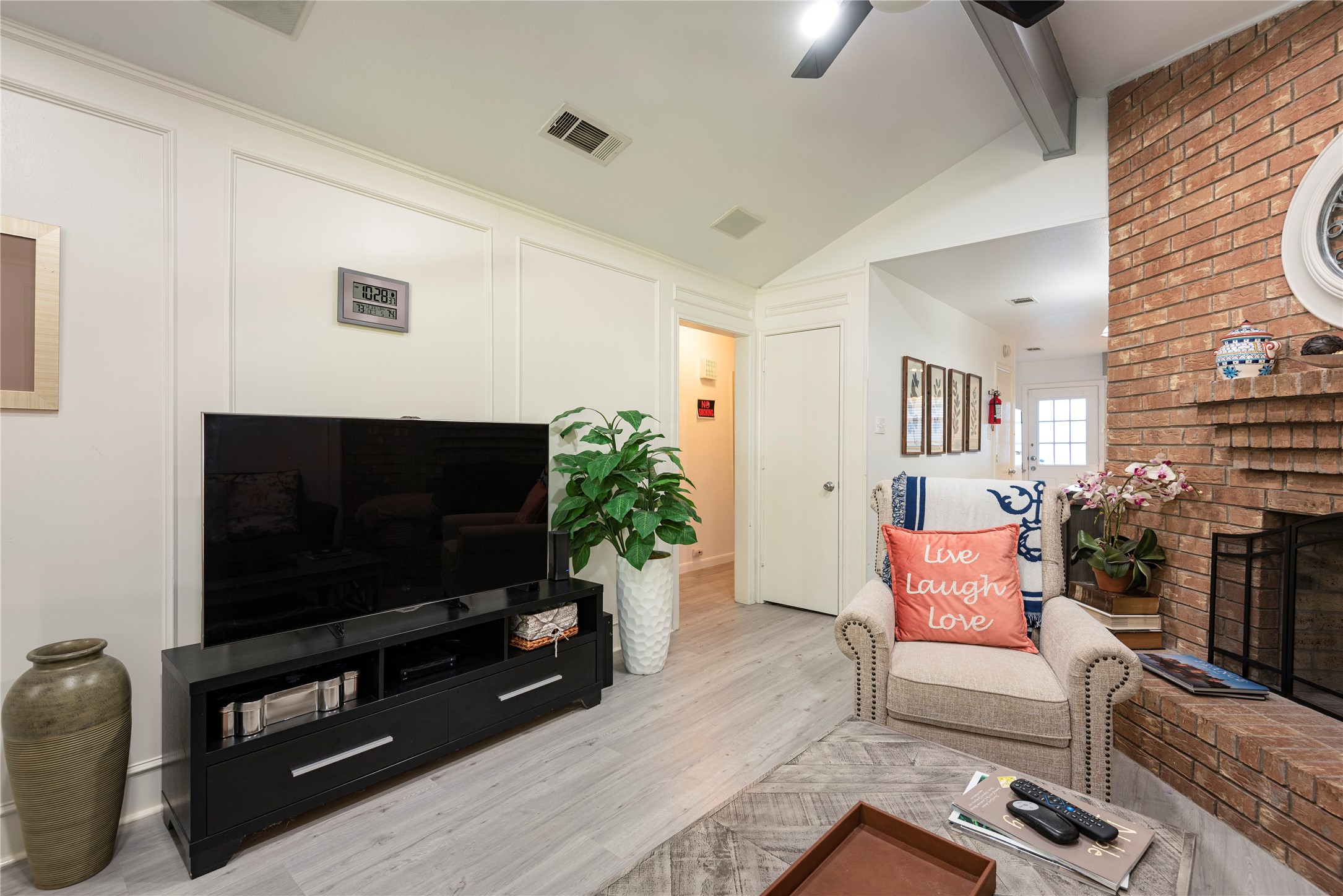 6910 Winding Creek Court Dallas TX 75252