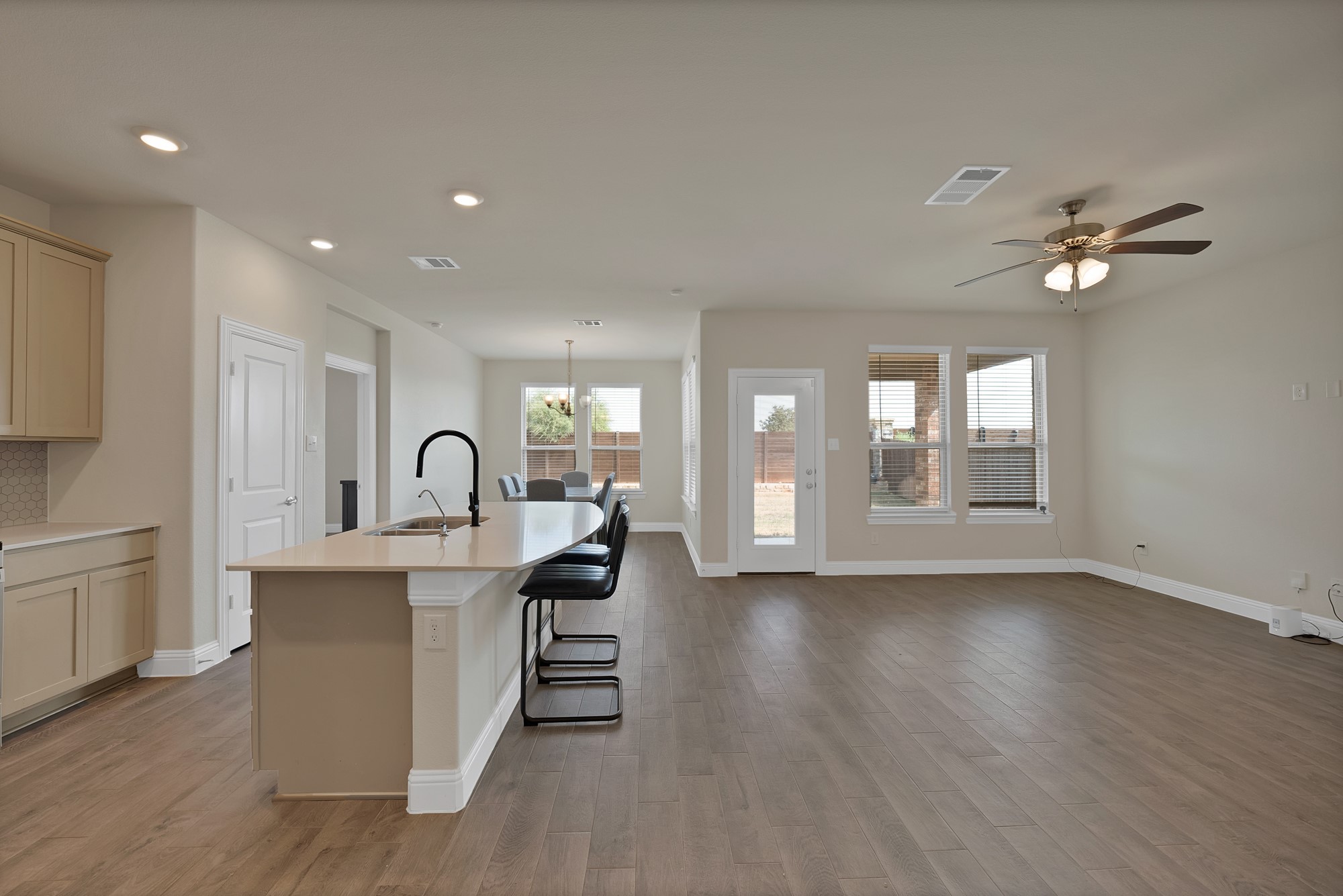 10401 Table Bluff Street Aubrey TX 76227