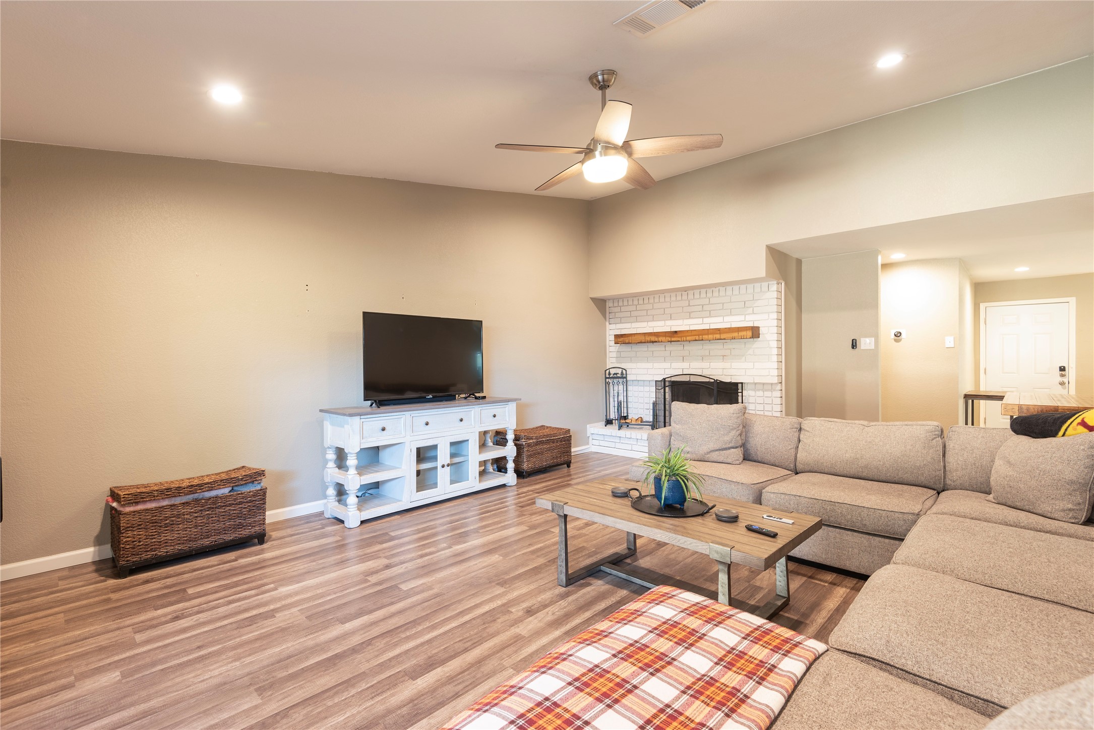 2211 Yewpon Drive Carrollton TX 75007