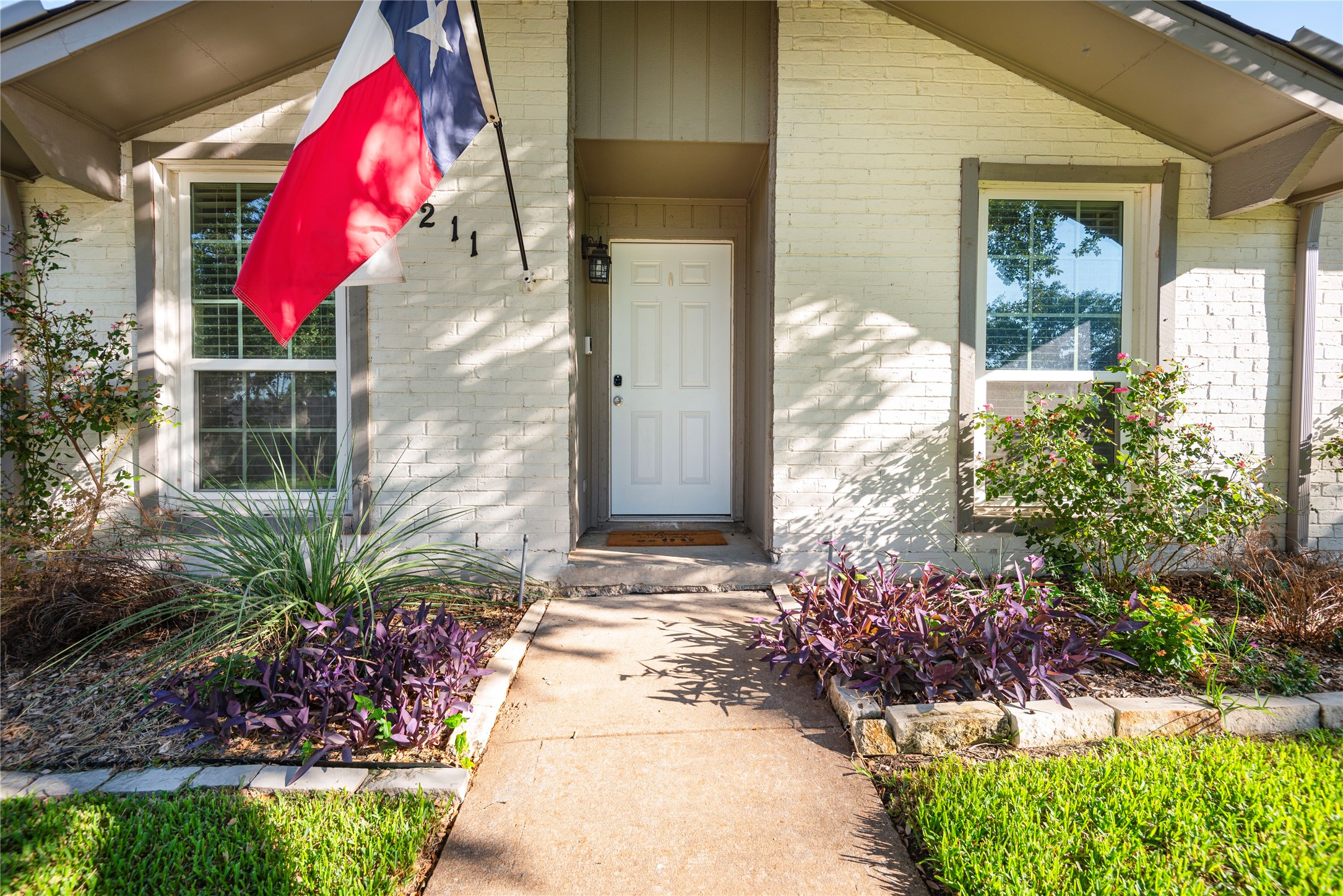 2211 Yewpon Drive Carrollton TX 75007