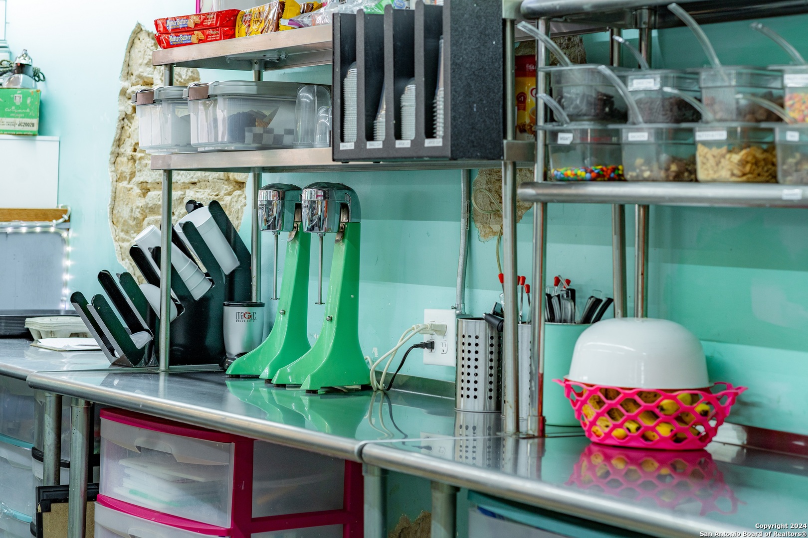 105 N Main Street Hallettsville TX 77964