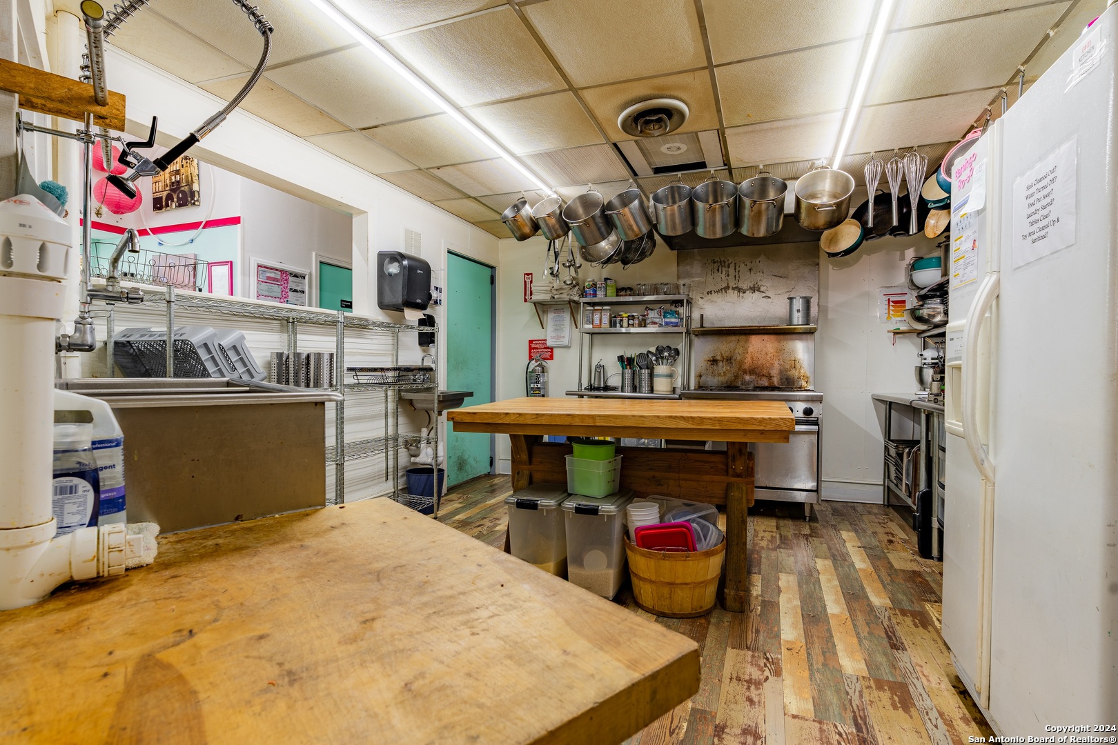 105 N Main Street Hallettsville TX 77964