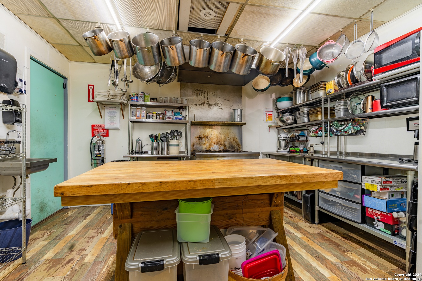 105 N Main Street Hallettsville TX 77964