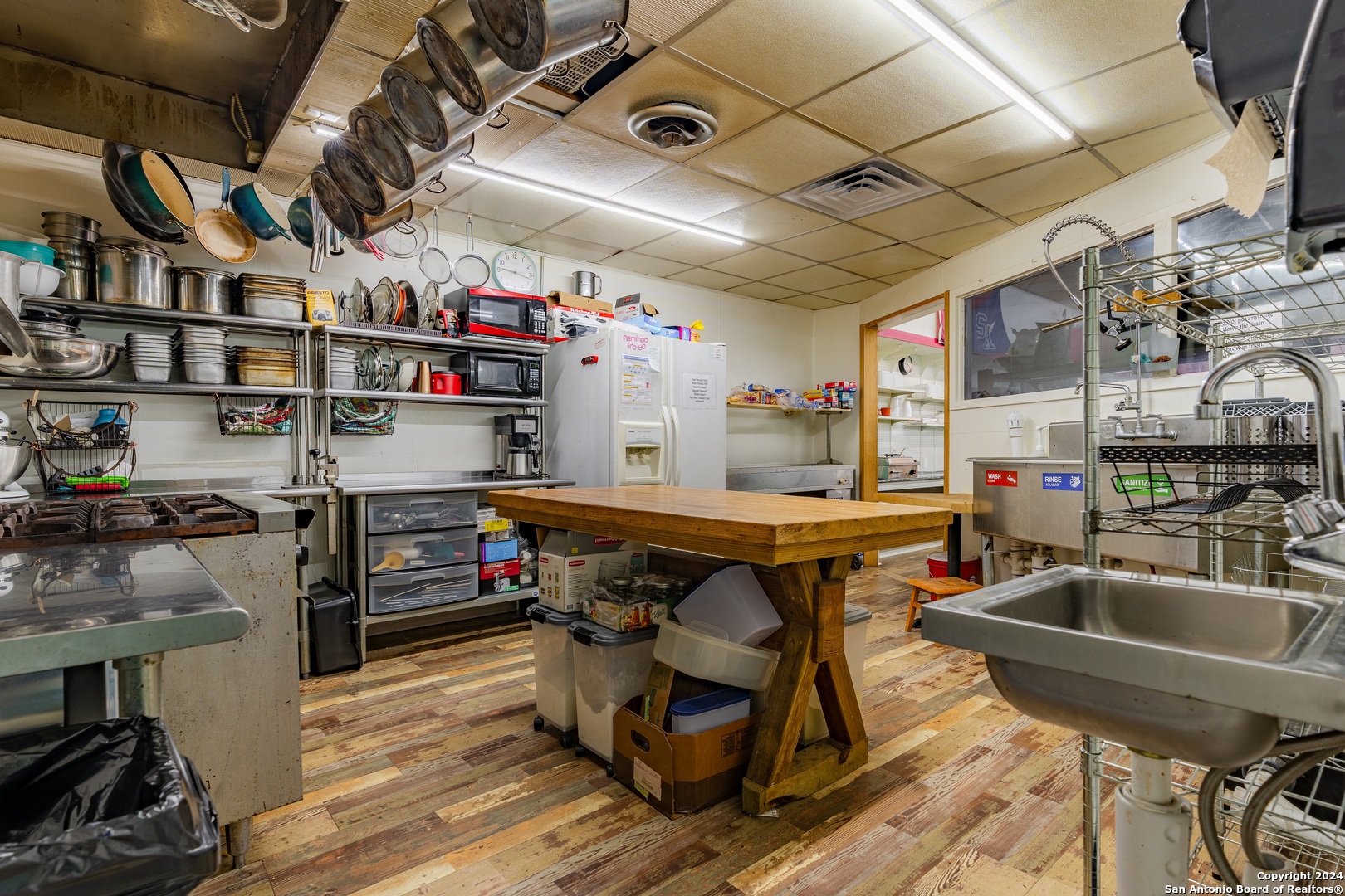 105 N Main Street Hallettsville TX 77964