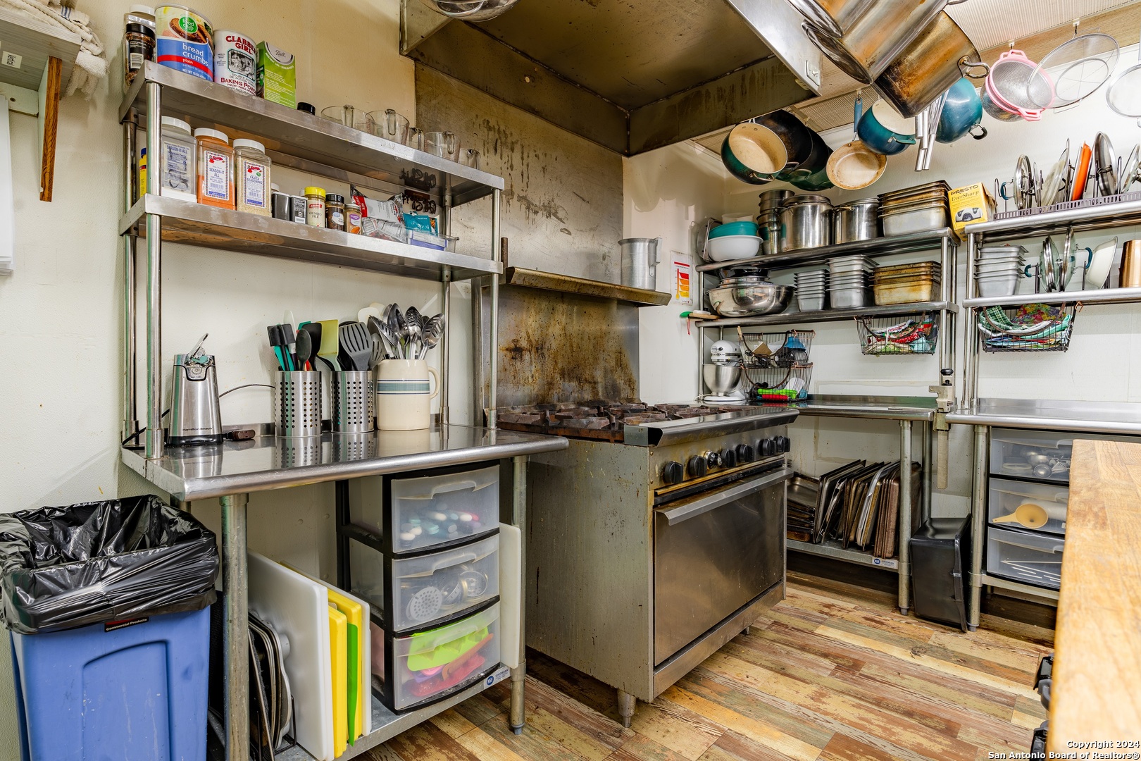 105 N Main Street Hallettsville TX 77964