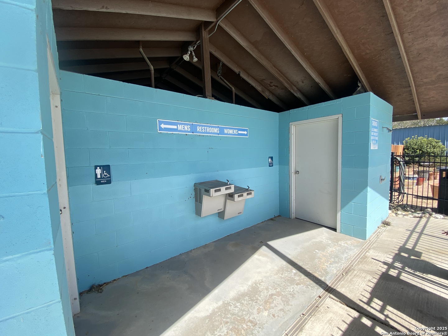 49 Encino Concan TX 78838