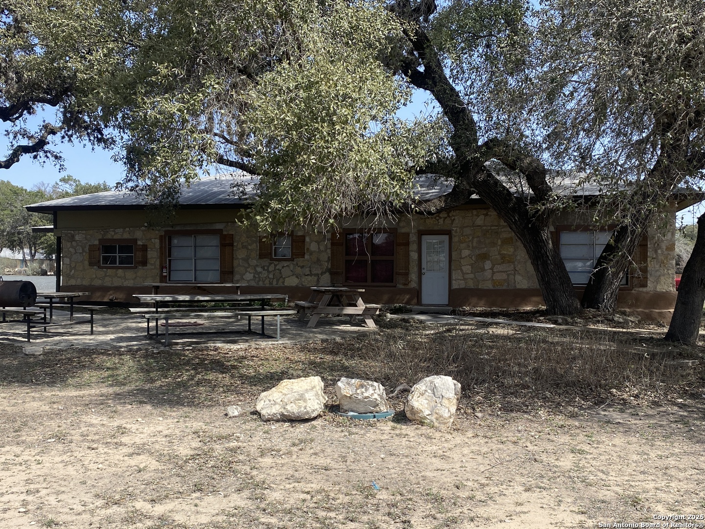 49 Encino Concan TX 78838