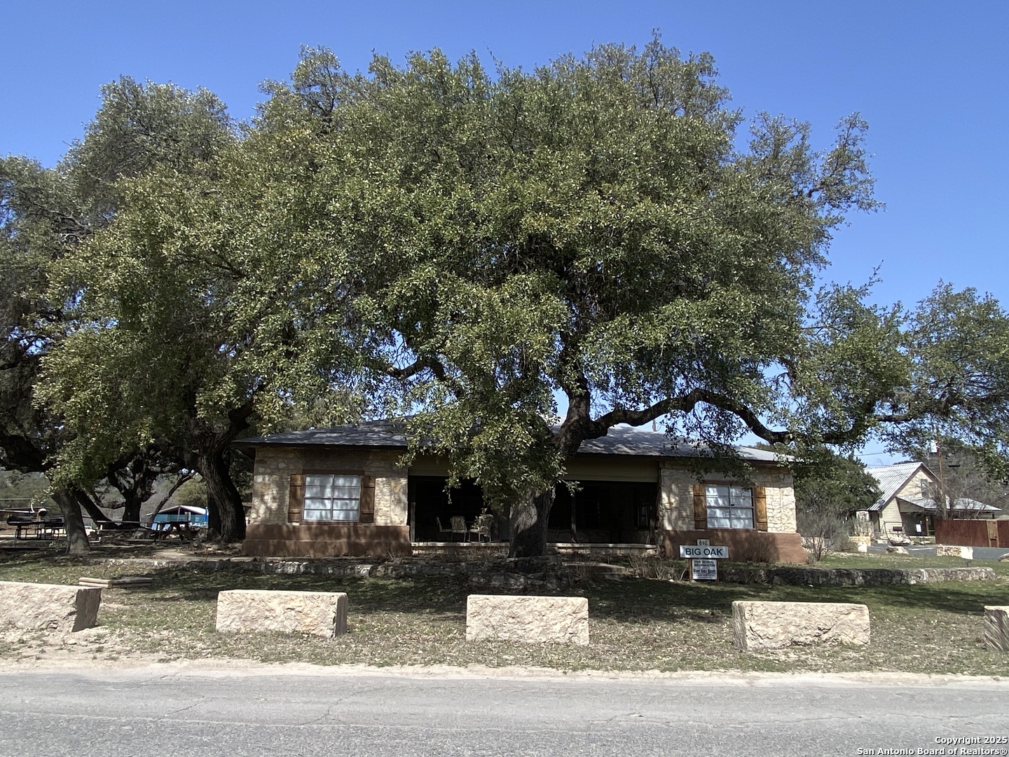 49 Encino Concan TX 78838