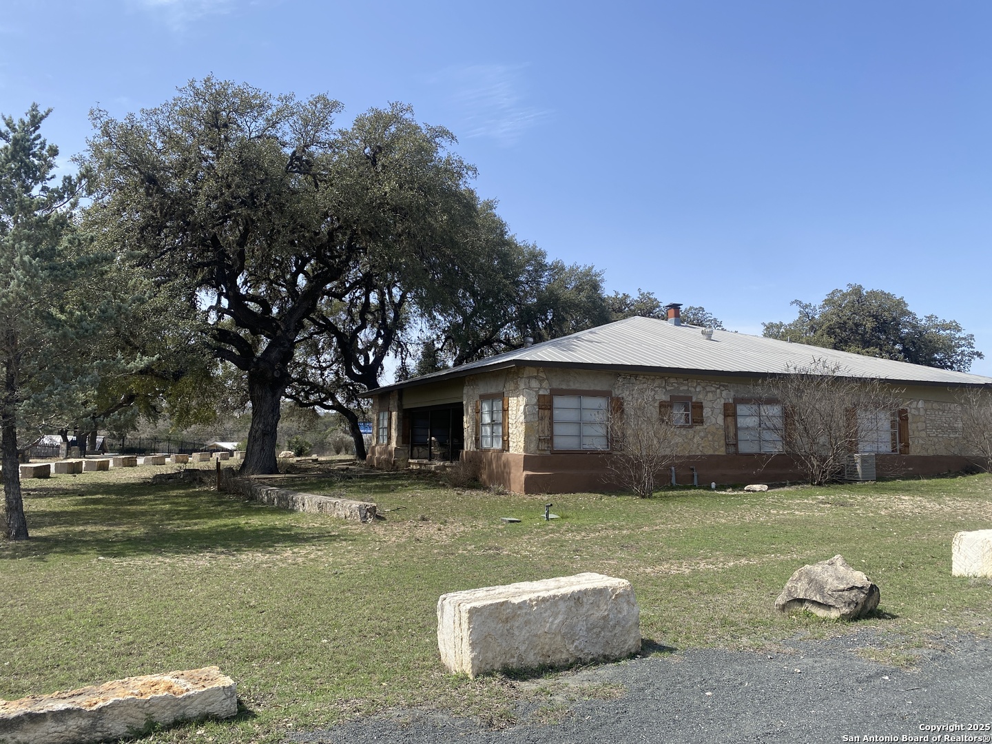 49 Encino Concan TX 78838