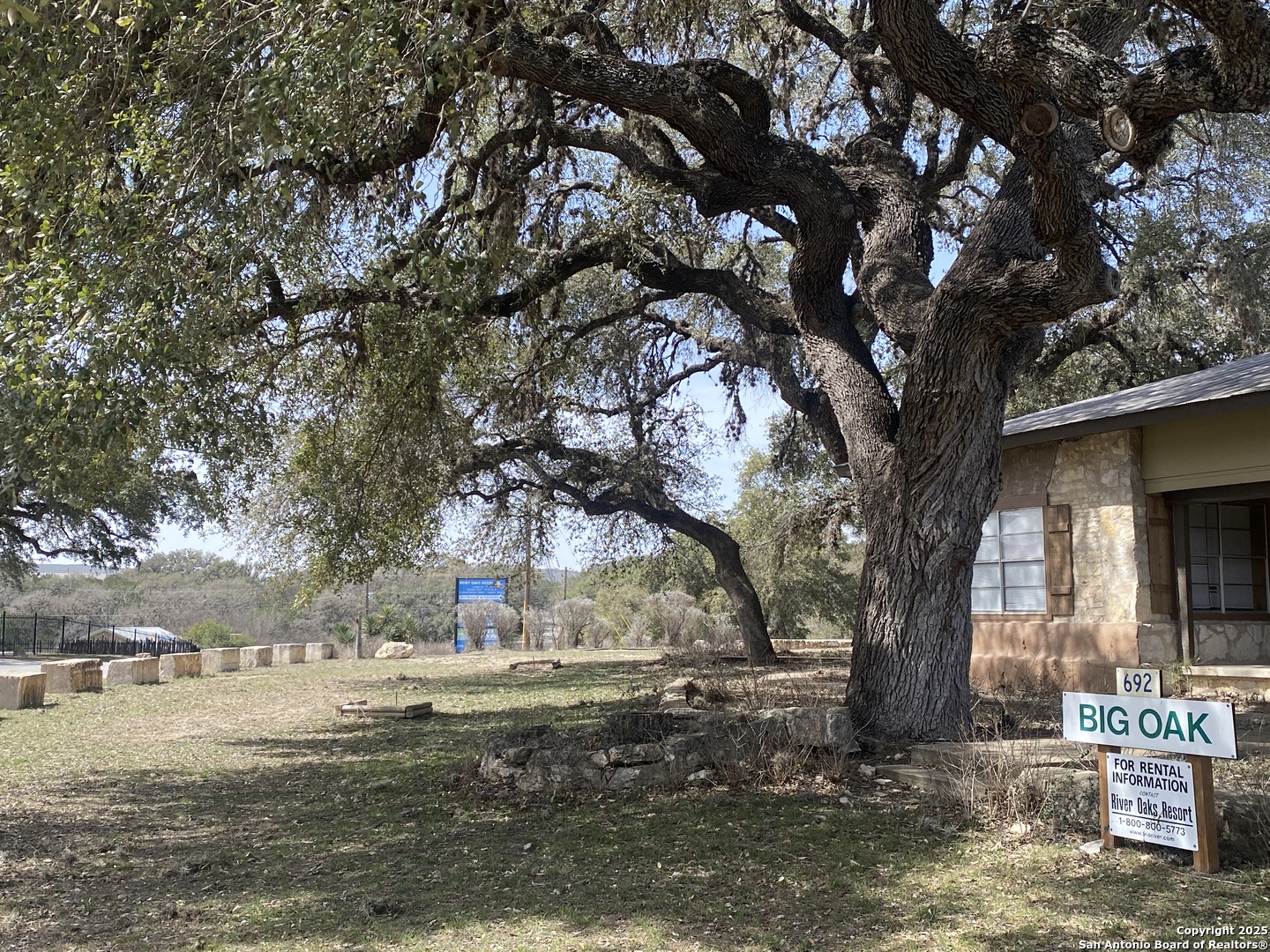 49 Encino Concan TX 78838