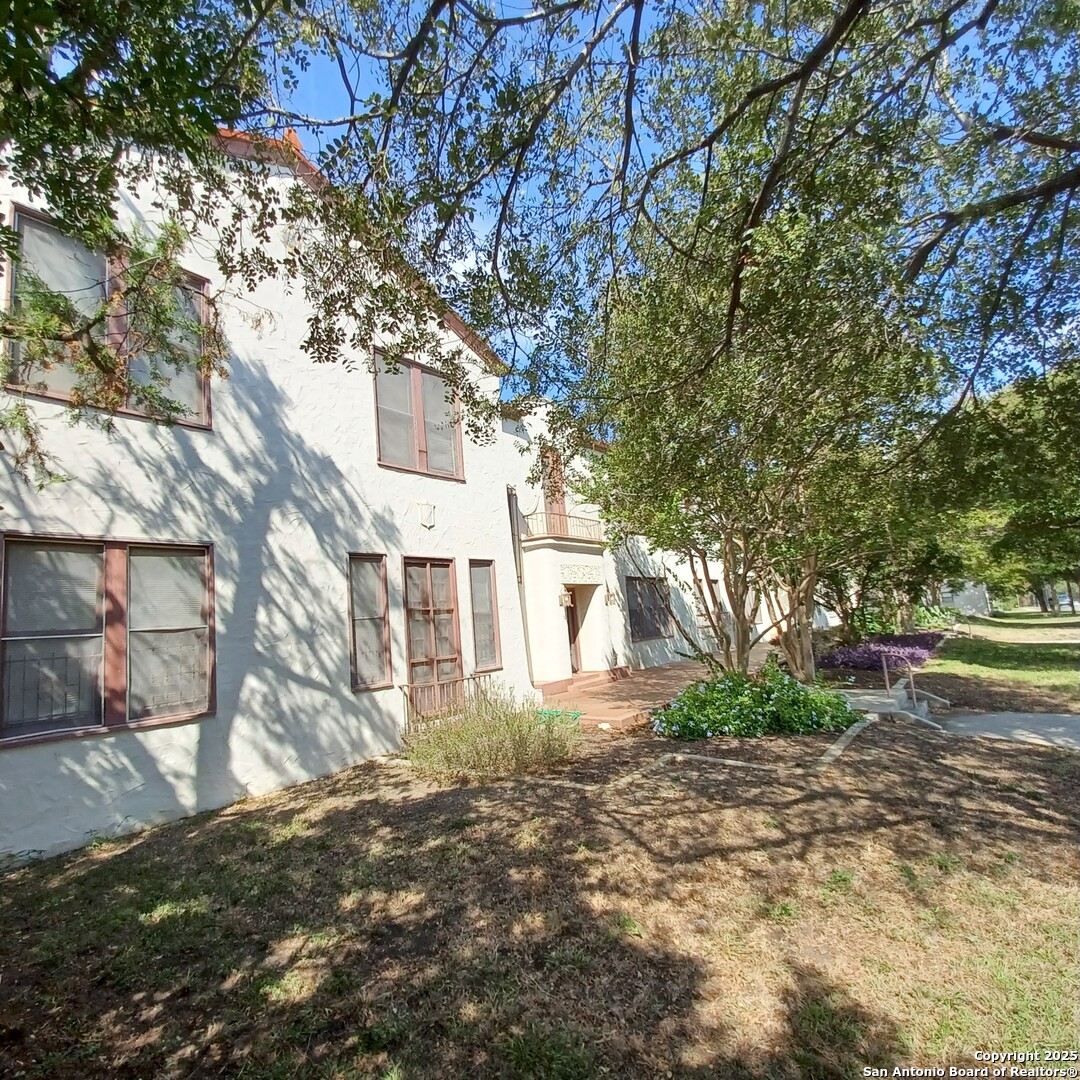 219 W Magnolia San Antonio TX 78212