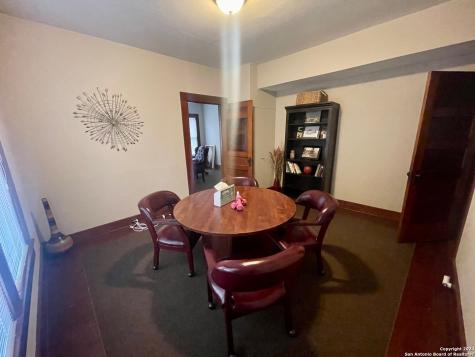 402 E San Antonio Avenue Boerne TX 78006
