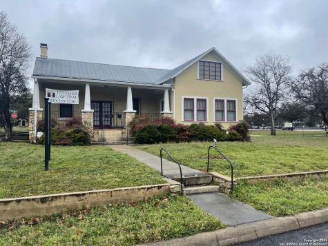 402 E San Antonio Avenue Boerne TX 78006
