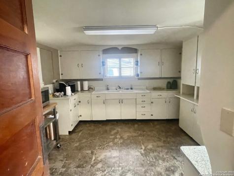 402 E San Antonio Avenue Boerne TX 78006