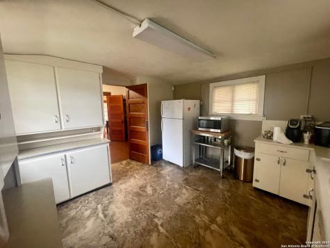402 E San Antonio Avenue Boerne TX 78006