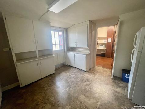 402 E San Antonio Avenue Boerne TX 78006