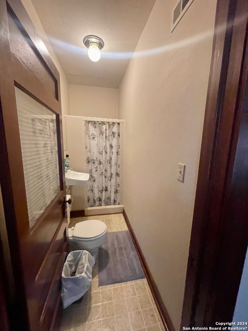 402 E San Antonio Avenue Boerne TX 78006