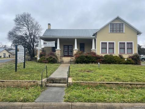 402 E San Antonio Avenue Boerne TX 78006