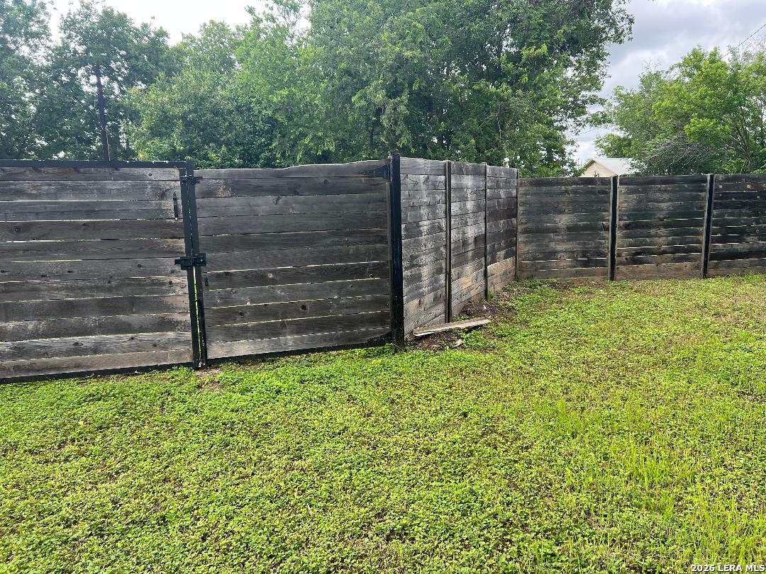 120 Seguin Street Marion TX 78124