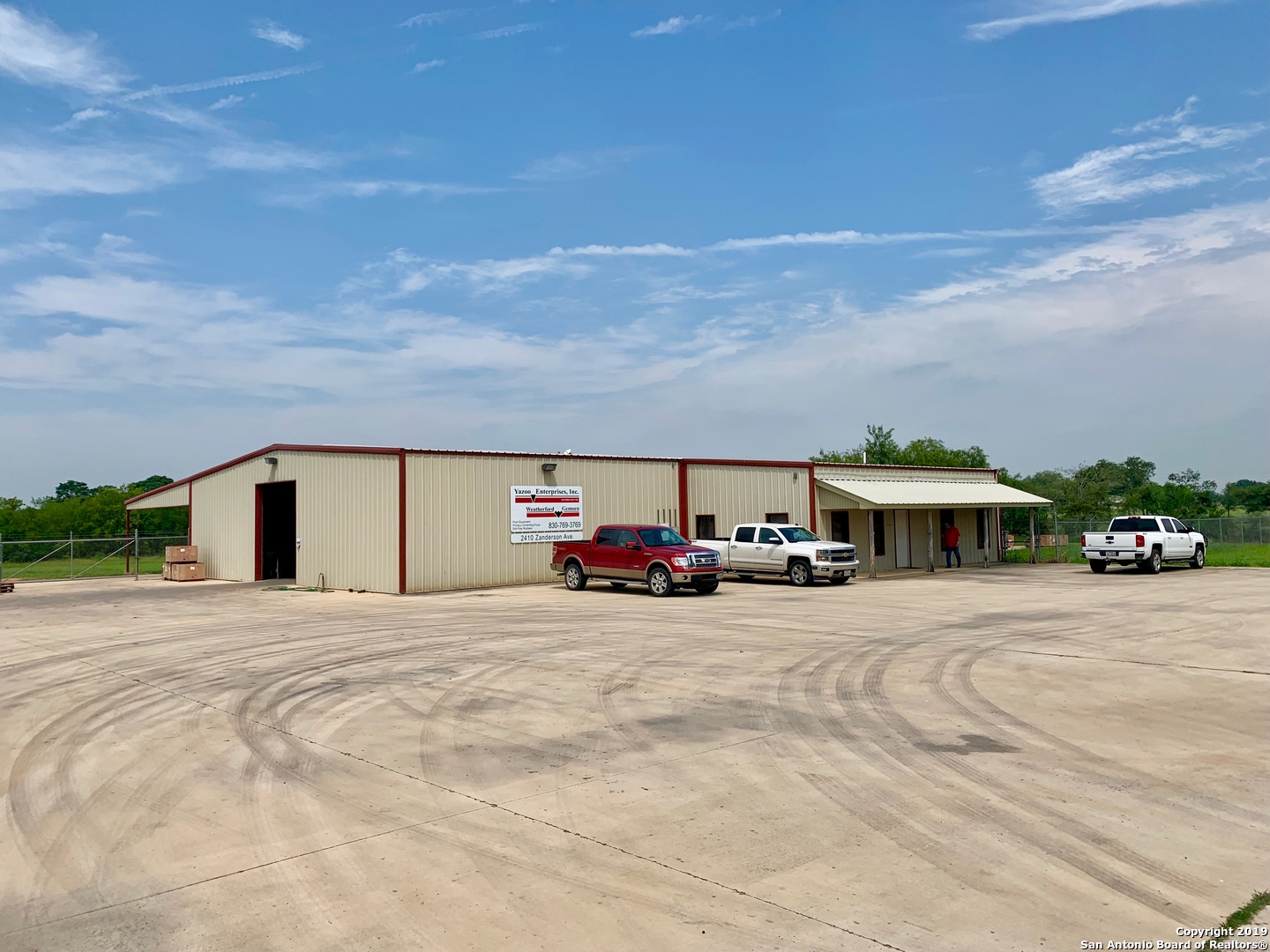 2410 Zanderson Jourdanton TX 78026