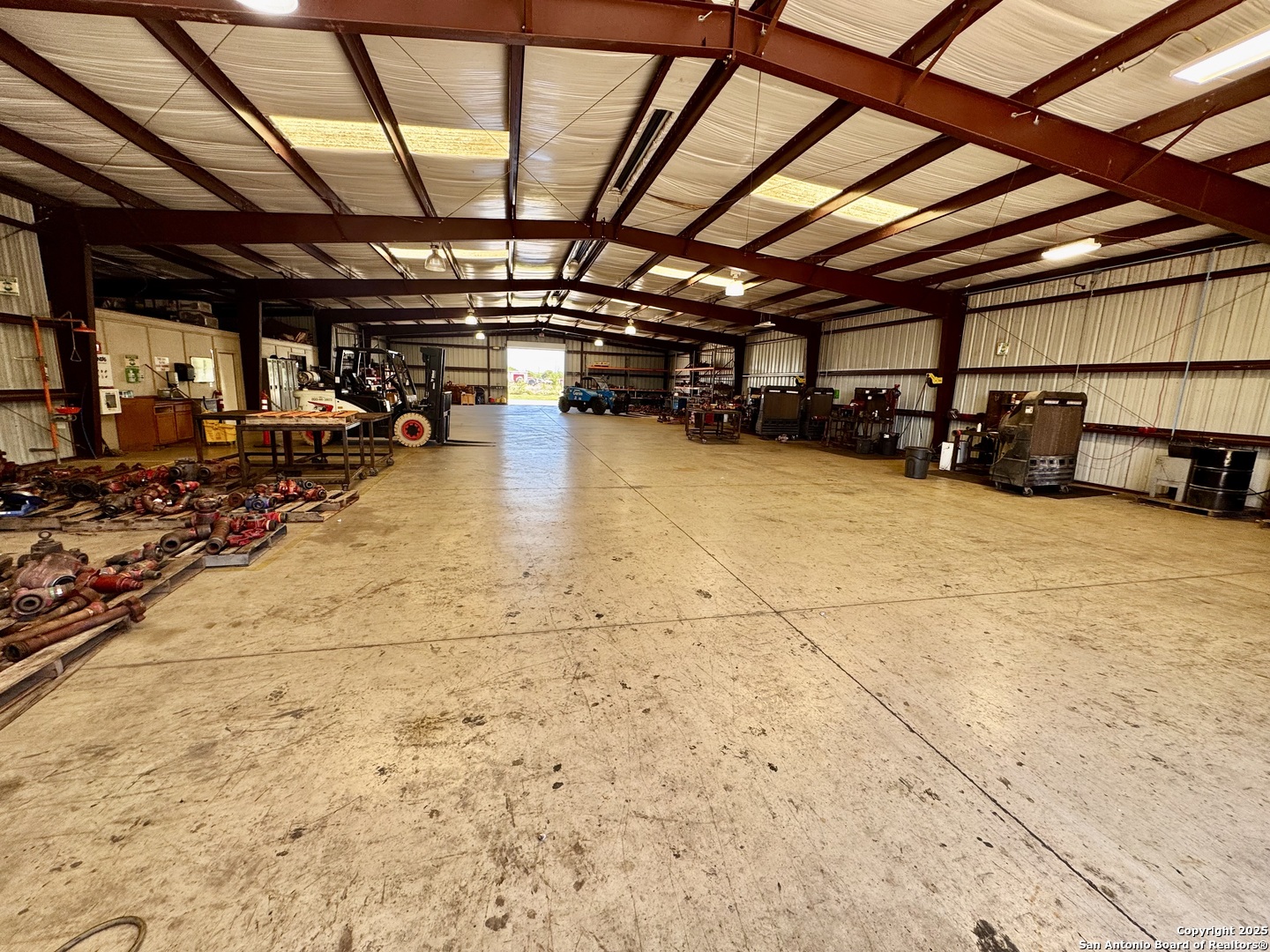 2410 Zanderson Jourdanton TX 78026