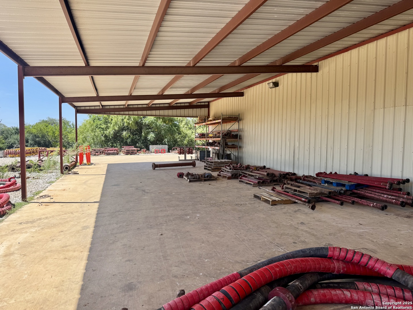 2410 Zanderson Jourdanton TX 78026