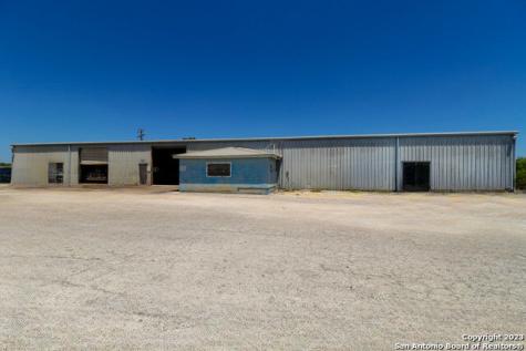 1538 N Highway 123 Karnes City TX 78118