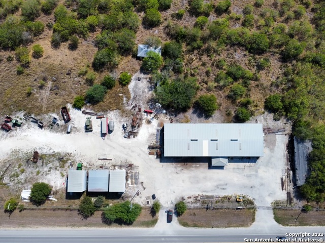 1538 N Highway 123 Karnes City TX 78118