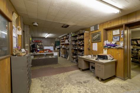1538 N Highway 123 Karnes City TX 78118