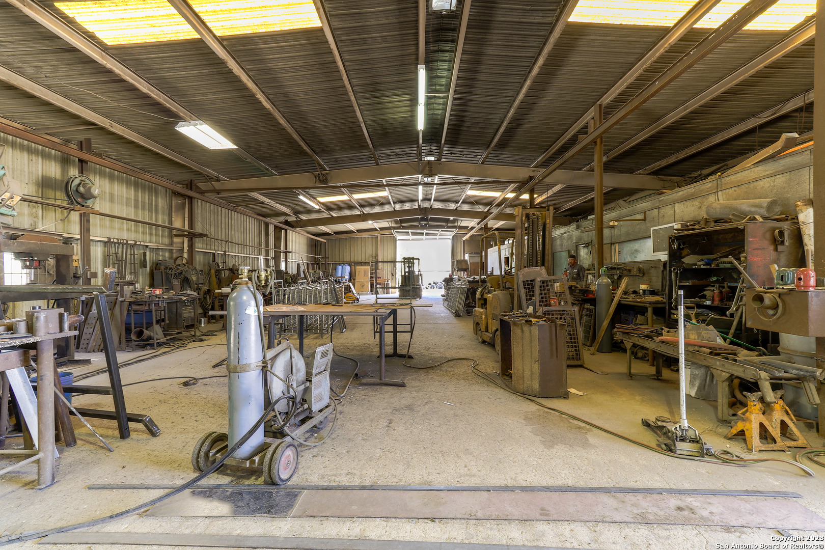 1538 N Highway 123 Karnes City TX 78118