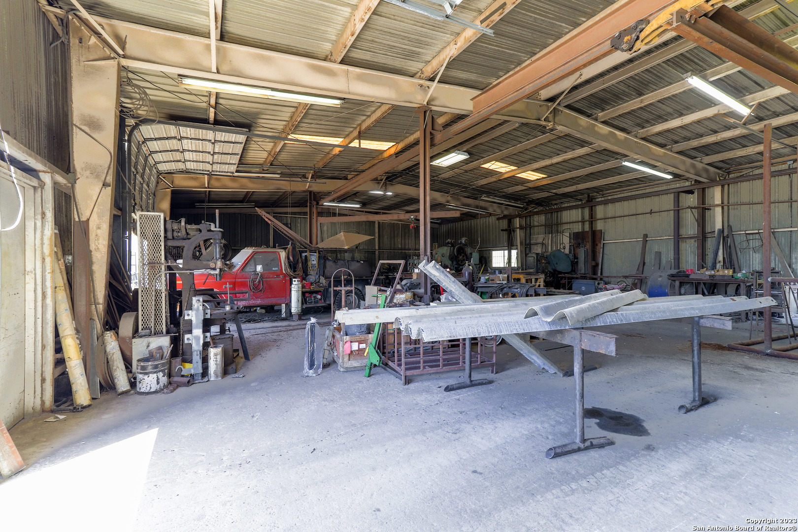 1538 N Highway 123 Karnes City TX 78118