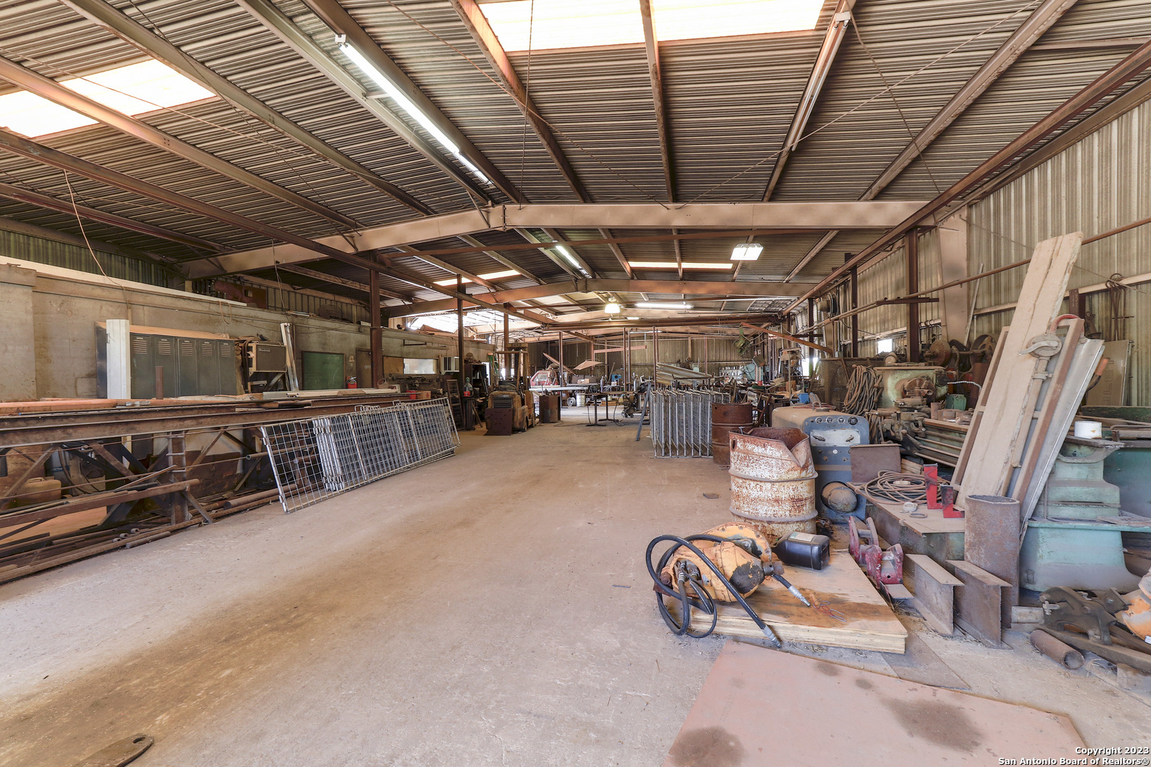 1538 N Highway 123 Karnes City TX 78118