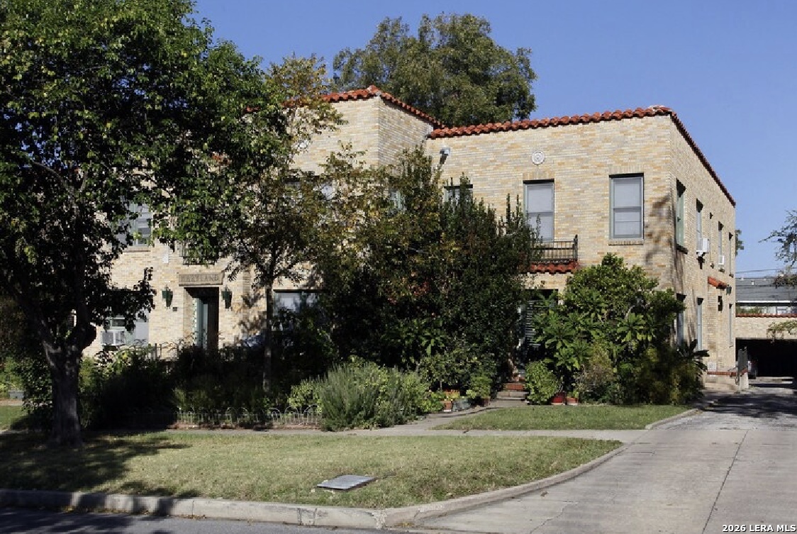 329 W Huisache Avenue San Antonio TX 78212