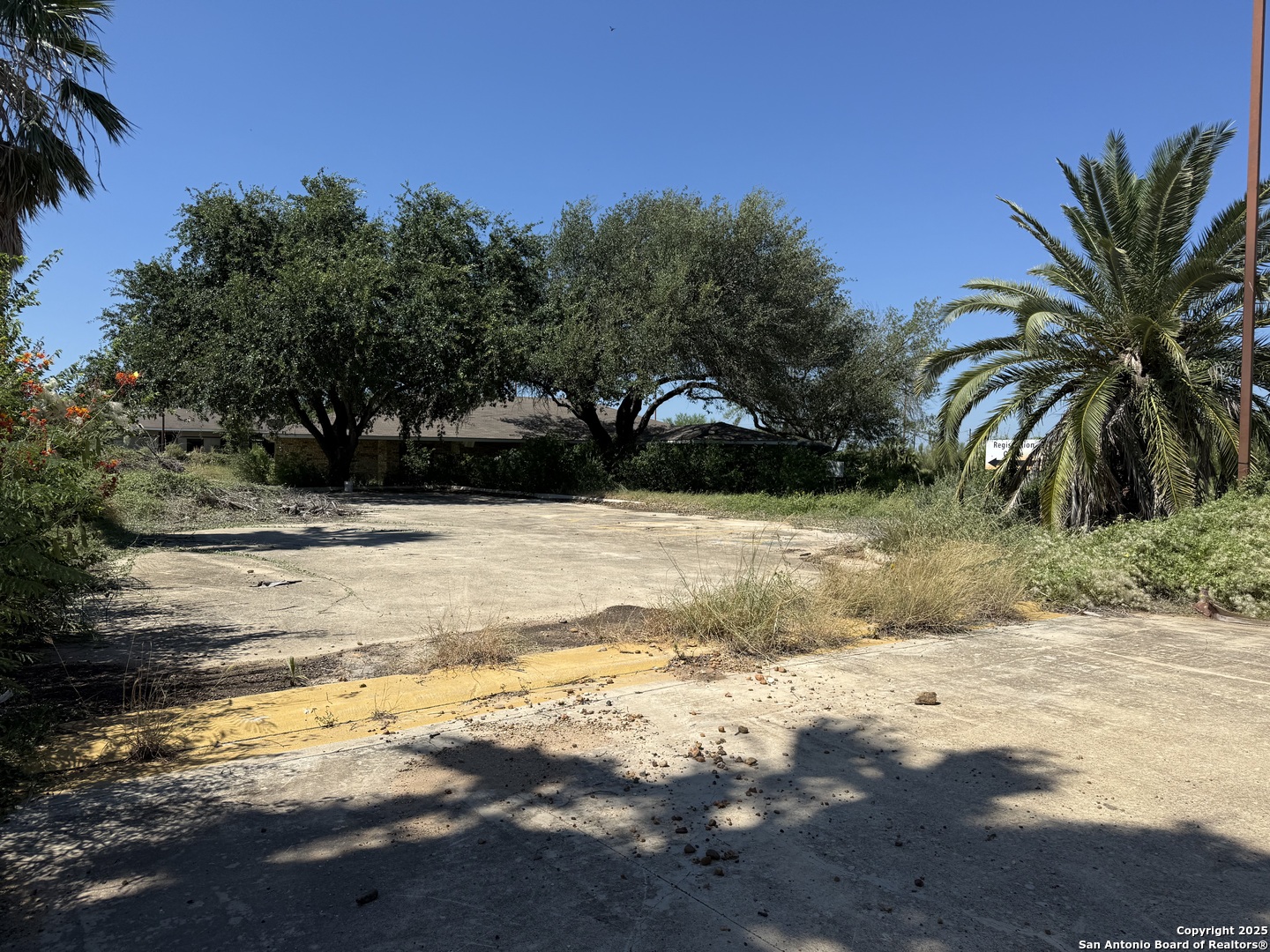 17360 S Ih 35 Dilley TX 78017