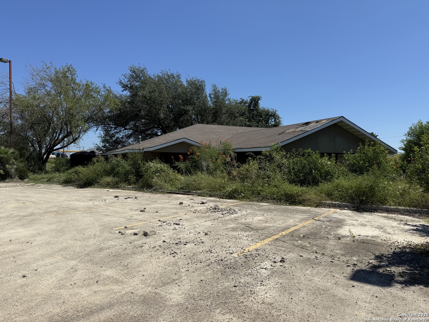 17360 S Ih 35 Dilley TX 78017