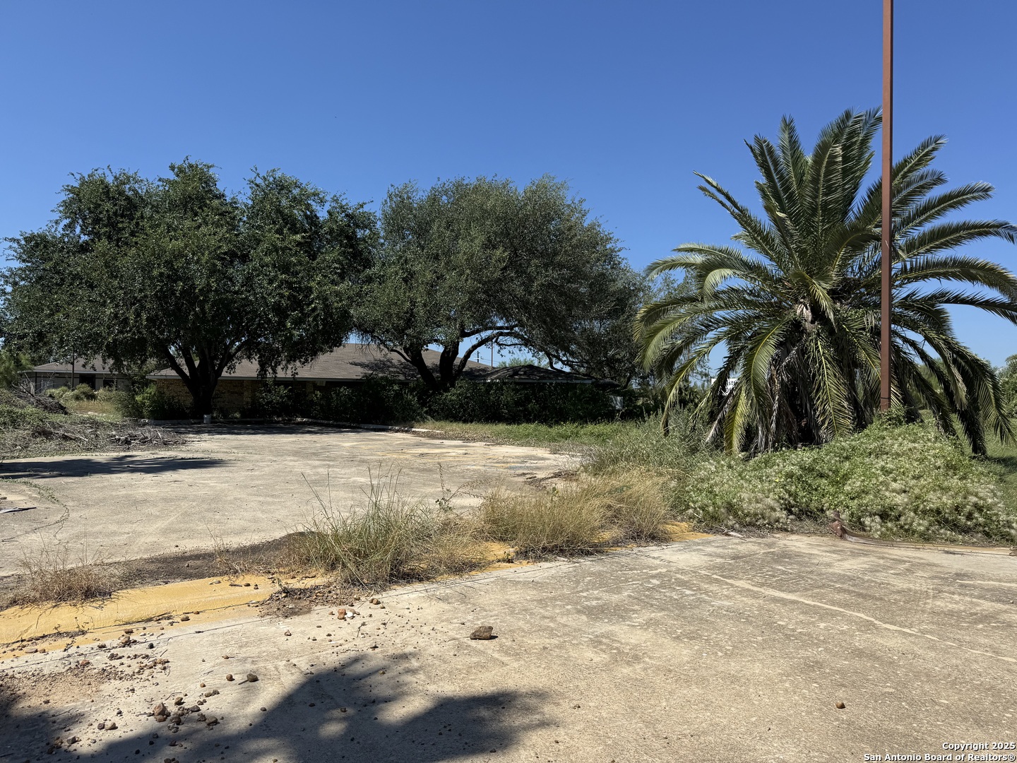 17360 S Ih 35 Dilley TX 78017