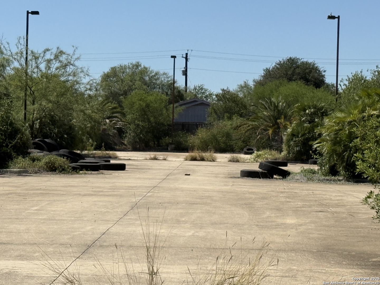 17360 S Ih 35 Dilley TX 78017